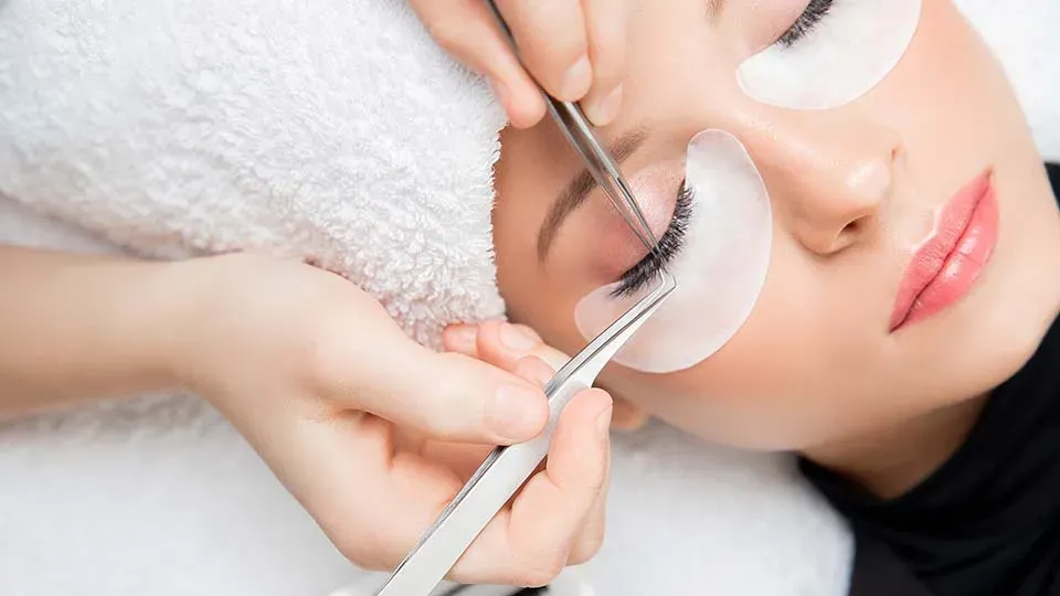 BTS esthétique cosmétique parfumerie à Saint-André